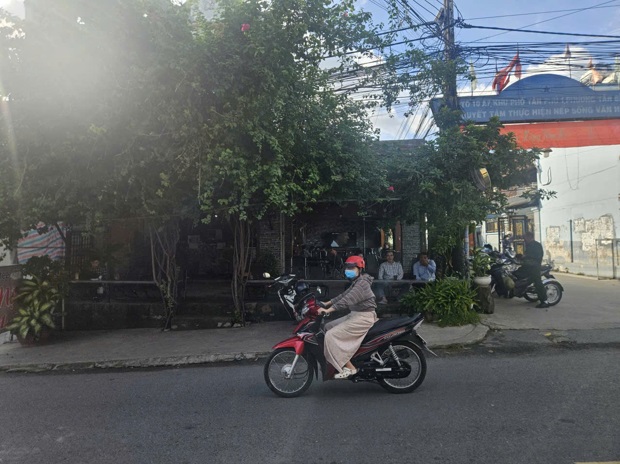 ⭐️ban nha 2 mat tien, full tho cu, dang kinh doanh cafe on dinh tai di an (bd); 0777677778